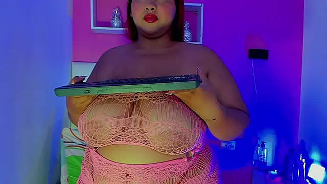Alanna hot3 online show from 18, 6, 2026