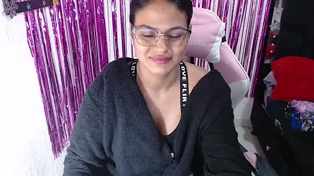 SweetAlmaa online show from 11, 6, 2026