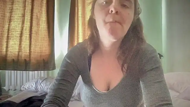 Diamond Tyler online show from 13, 6, 2026