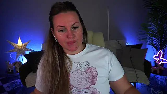 KiraCandyS online show from 8, 6, 2026