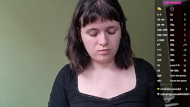 NEXT DOOR GIRL  online show from 17, 6, 2026