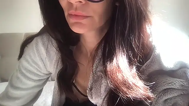 paolajonez online show from 5, 6, 2026
