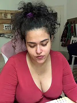 Curvydesifromgermany online show from 10, 6, 2026