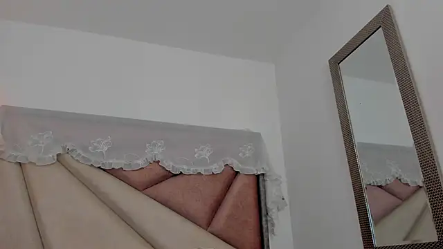 Snapshot of BonnieCute_ chatting on 4, 6, 2026 BonnieCute online show from 4, 6, 2026
