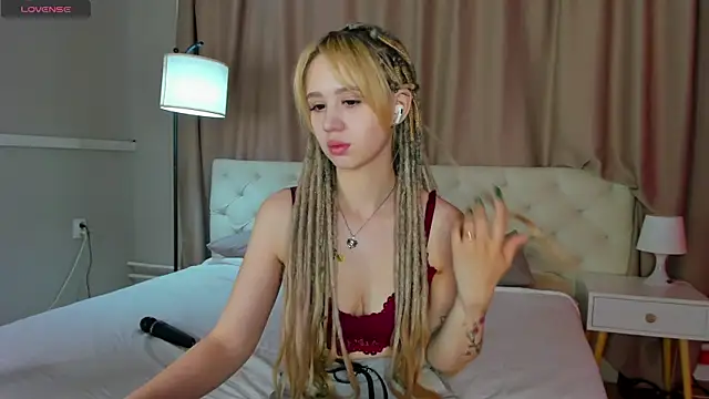 Valerie Woods online show from 19, 6, 2026