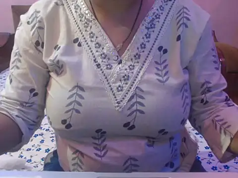 cute-priy online show from 10, 6, 2026