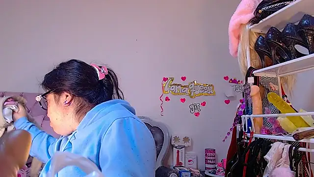 lanaqueen699 online show from 2, 6, 2026