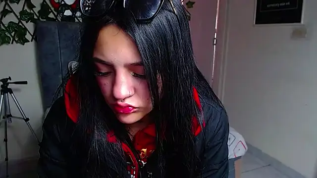 Violettasquirt online show from 11, 6, 2026