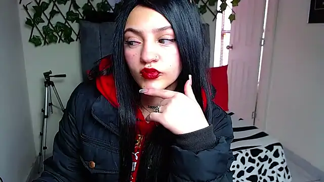 Violettasquirt online show from 19, 6, 2026