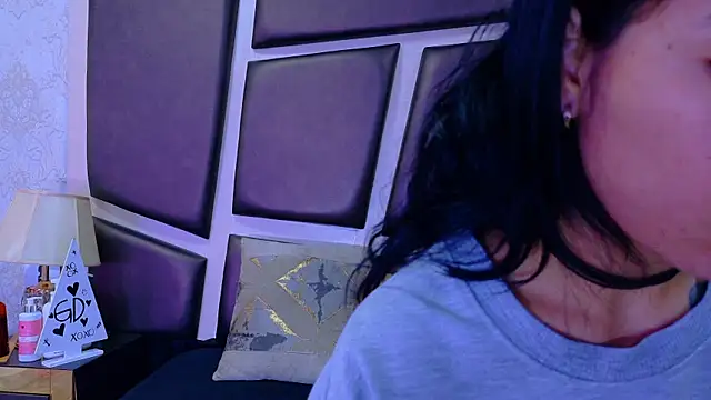 NicoleEsposito online show from 2, 6, 2026