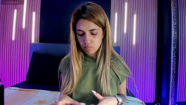EvaaLovia1 online show from 21, 6, 2026