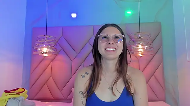 AngelaaCute  online show from 17, 6, 2026