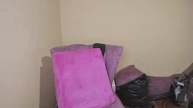 lauraguzman online show from 25, 6, 2026