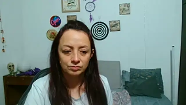 catalinamommyx online show from 12, 6, 2026