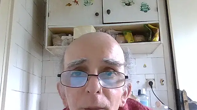 Snapshot of mariusica1@xh chatting on 13, 5, 2026 mariusica1xh online show from 13, 5, 2026