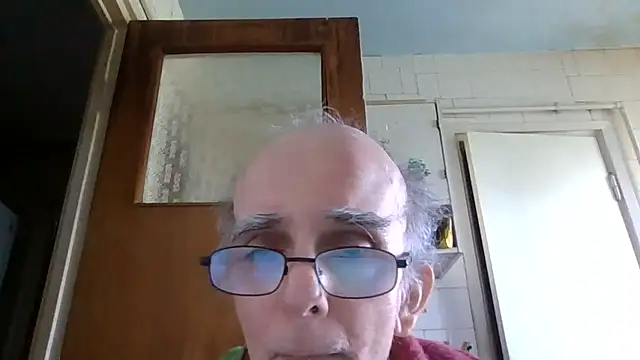 Snapshot of mariusica1@xh chatting on 15, 5, 2026 mariusica1xh online show from 15, 5, 2026