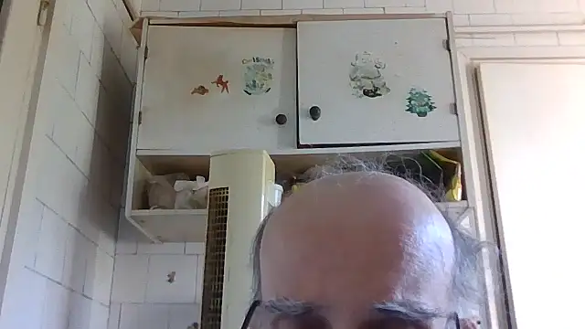Snapshot of mariusica1@xh chatting on 23, 5, 2026 mariusica1xh online show from 23, 5, 2026