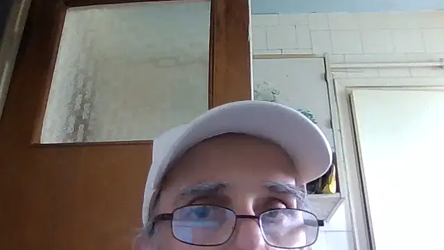 Snapshot of mariusica1@xh chatting on 28, 5, 2026 mariusica1xh online show from 28, 5, 2026