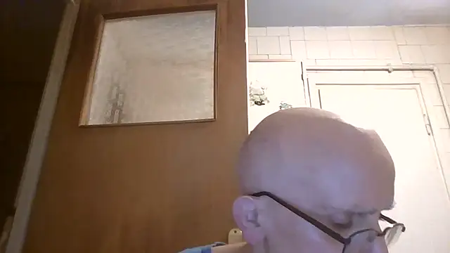 Snapshot of mariusica1@xh chatting on 2, 6, 2026 mariusica1xh online show from 2, 6, 2026
