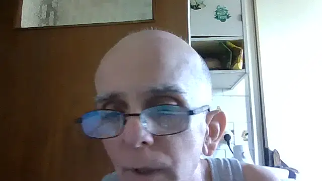 Snapshot of mariusica1@xh chatting on 13, 6, 2026 mariusica1xh online show from 13, 6, 2026