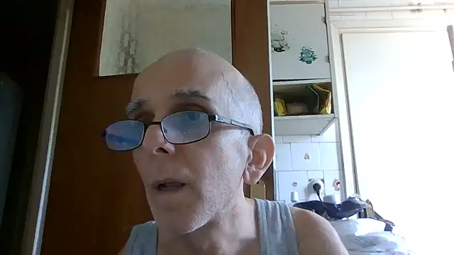 Snapshot of mariusica1@xh chatting on 14, 6, 2026 mariusica1xh online show from 14, 6, 2026