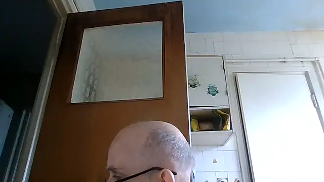Snapshot of mariusica1@xh chatting on 16, 6, 2026 mariusica1xh online show from 16, 6, 2026