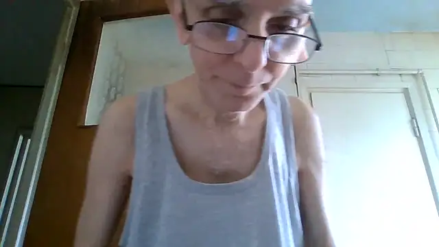 Snapshot of mariusica1@xh chatting on 18, 6, 2026 mariusica1xh online show from 18, 6, 2026