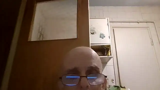 Snapshot of mariusica1@xh chatting on 18, 6, 2026 mariusica1xh online show from 18, 6, 2026