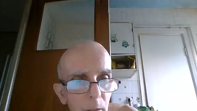 Snapshot of mariusica1@xh chatting on 19, 6, 2026 mariusica1xh online show from 19, 6, 2026
