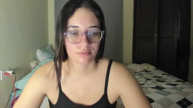Snapshot of atenas_05_ chatting on 14, 6, 2026 atenas 05 online show from 14, 6, 2026
