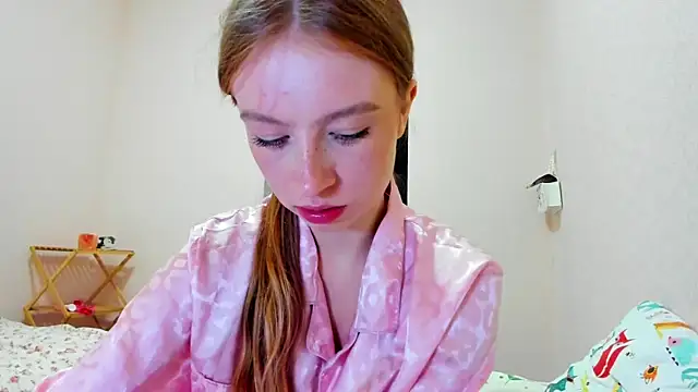 minidivaa  online show from 7, 7, 2026
