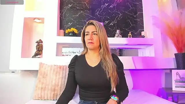 Snapshot of Cinthya_mjs chatting on 27, 3, 2026 Cinthya mjs online show from 27, 3, 2026