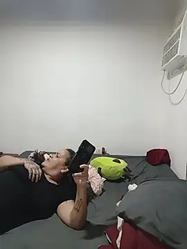 Milfvalesk online show from 14, 6, 2026