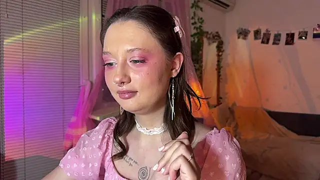 Jenny darling love online show from 23, 6, 2026