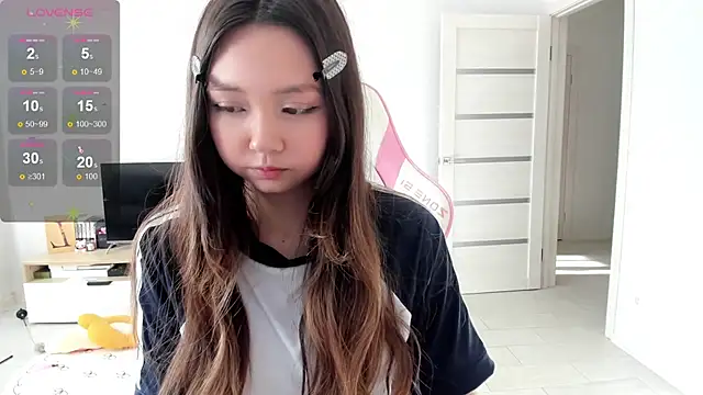 Fluffy Rose online show from 19, 6, 2026