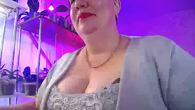  Sweet Woman online show from 20, 6, 2026