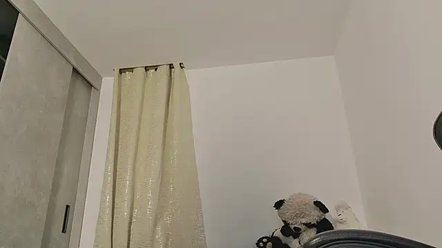 Snapshot of miss_valery2 chatting on 20, 5, 2026 miss valery2 online show from 20, 5, 2026