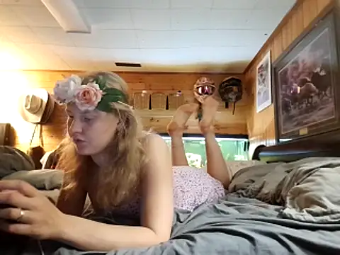 Ryan and Aurora online show from 4, 6, 2026