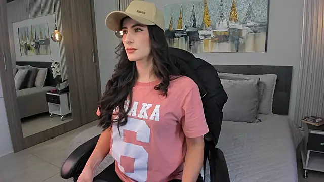 SaraGomez1 online show from 17, 6, 2026