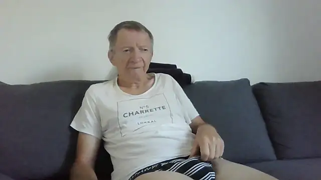 naturiste974 online show from 18, 6, 2026