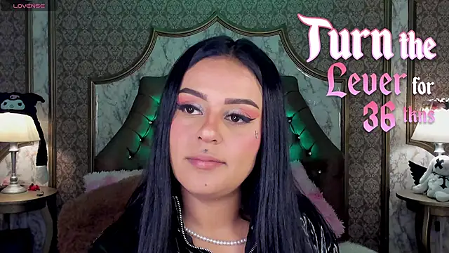 SoffiQueen online show from 29, 5, 2026