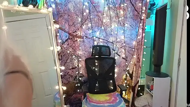 cunty tranny lydia online show from 15, 6, 2026