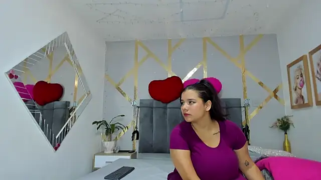 Caroliine Torres online show from 11, 6, 2026