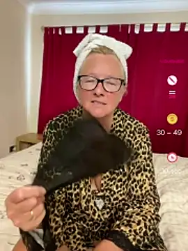 Snapshot of Foxy-Lucy chatting on 7, 6, 2026 Foxy-Lucy online show from 7, 6, 2026