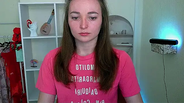  Barbie Kiss  online show from 15, 6, 2026