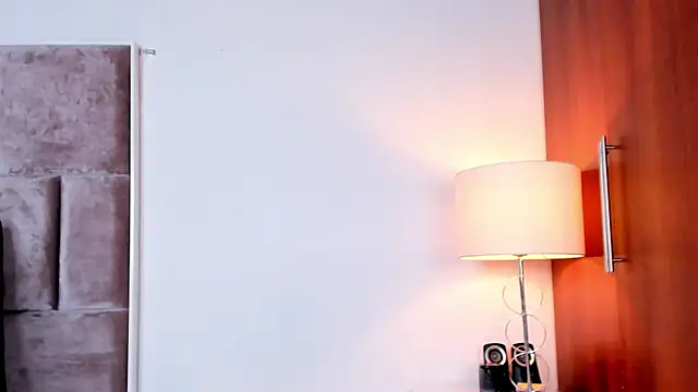 Nia Bunny online show from 11, 6, 2026