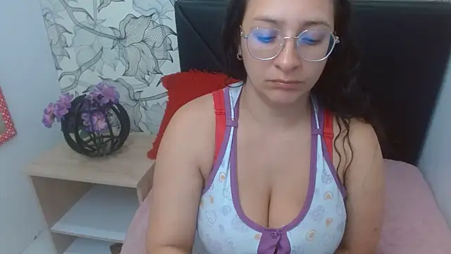 sarax ximena online show from 18, 6, 2026