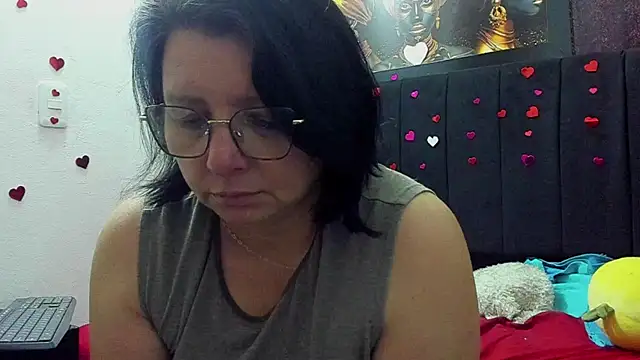 Evaaross 2345 online show from 15, 6, 2026