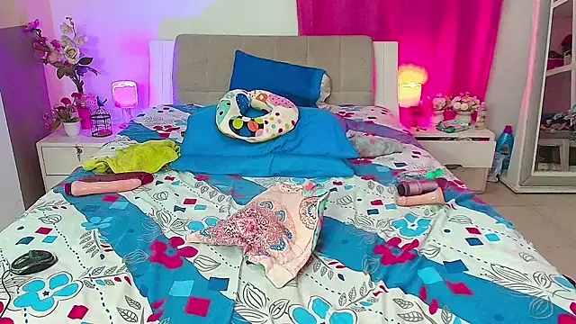 Snapshot of Kendralove31xxx chatting on 18, 6, 2026 Kendralove31xxx online show from 18, 6, 2026