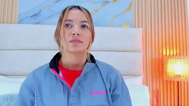 Mia Malkovaa  online show from 28, 5, 2026